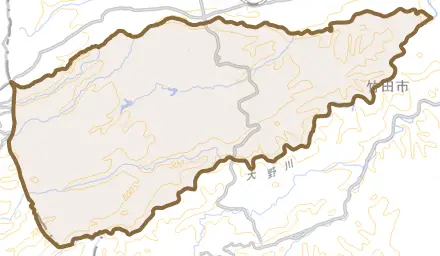 荻町高練木とその周辺の地図。町の範囲を重ねている