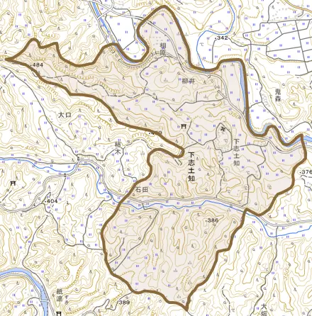 大字下志土知とその周辺の地図。町の範囲を重ねている