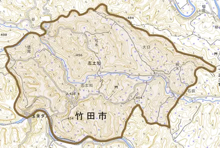 大字志土知とその周辺の地図。町の範囲を重ねている