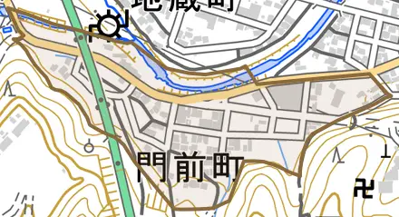 門前町とその周辺の地図。町の範囲を重ねている
