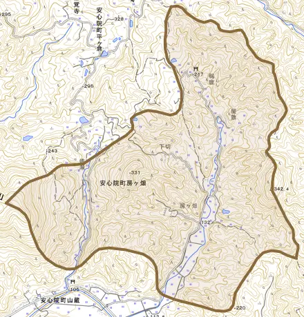 安心院町房ケ畑とその周辺の地図。町の範囲を重ねている