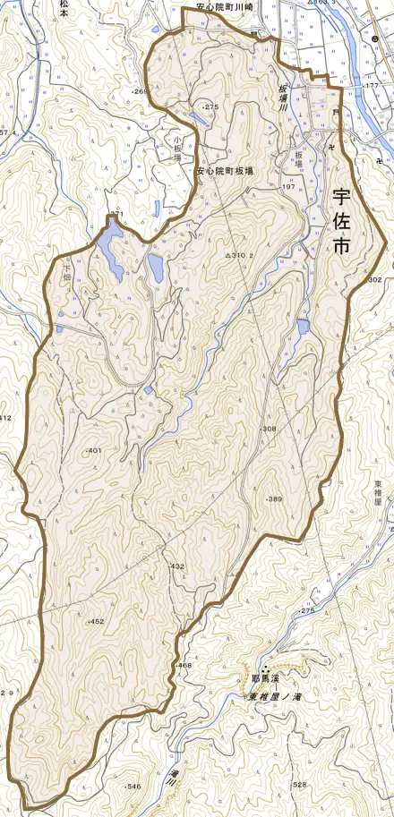 安心院町板場とその周辺の地図。町の範囲を重ねている