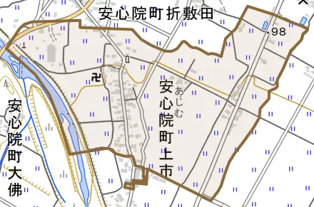 安心院町上市とその周辺の地図。町の範囲を重ねている