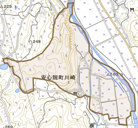 安心院町川崎とその周辺の地図。町の範囲を重ねている