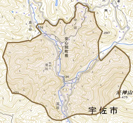 安心院町熊とその周辺の地図。町の範囲を重ねている