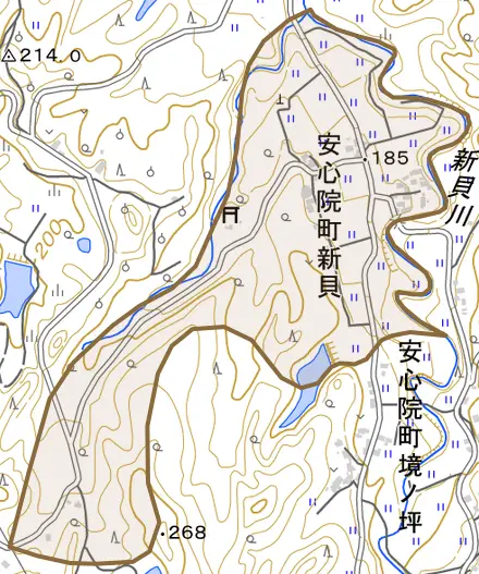 安心院町新貝とその周辺の地図。町の範囲を重ねている