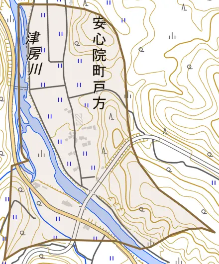安心院町戸方とその周辺の地図。町の範囲を重ねている