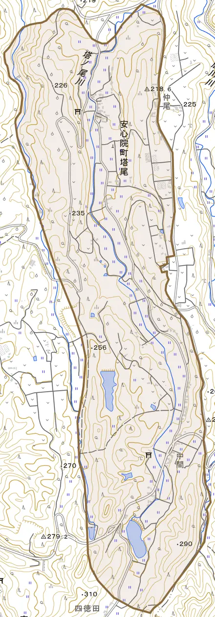 安心院町塔尾とその周辺の地図。町の範囲を重ねている