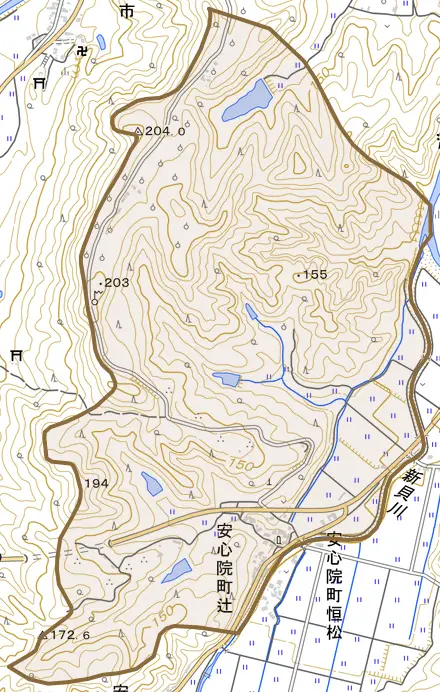 安心院町辻とその周辺の地図。町の範囲を重ねている