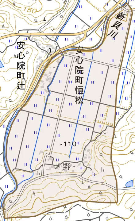 安心院町恒松とその周辺の地図。町の範囲を重ねている