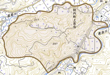 院内町上恵良とその周辺の地図。町の範囲を重ねている