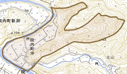 院内町沖とその周辺の地図。町の範囲を重ねている
