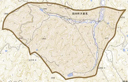 院内町大重見とその周辺の地図。町の範囲を重ねている