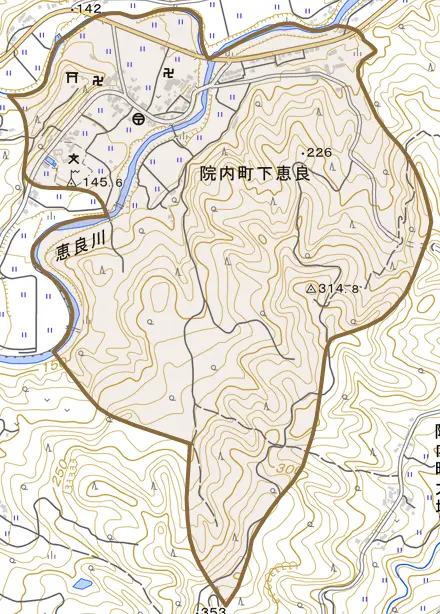 院内町下恵良とその周辺の地図。町の範囲を重ねている