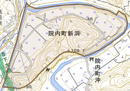 院内町新洞とその周辺の地図。町の範囲を重ねている