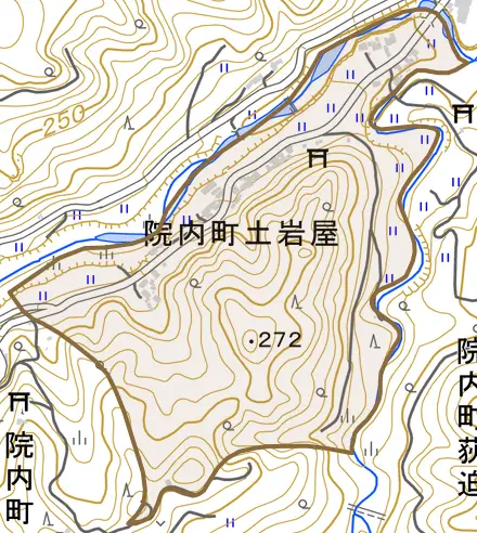 院内町土岩屋とその周辺の地図。町の範囲を重ねている