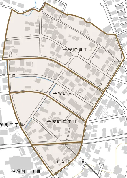 子安町とその周辺の地図。町の範囲を重ねている