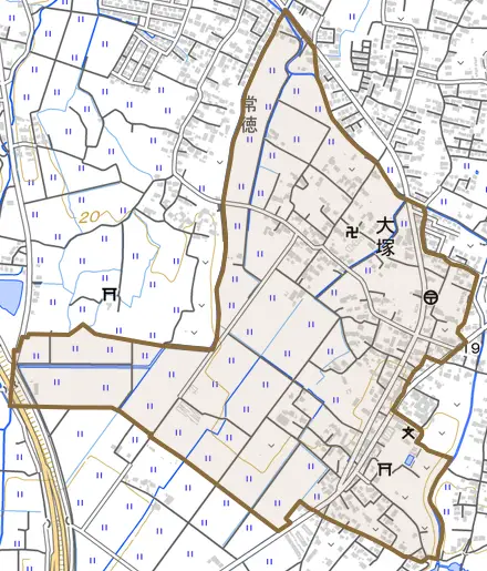 大字大塚とその周辺の地図。町の範囲を重ねている