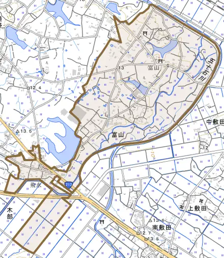 大字富山とその周辺の地図。町の範囲を重ねている