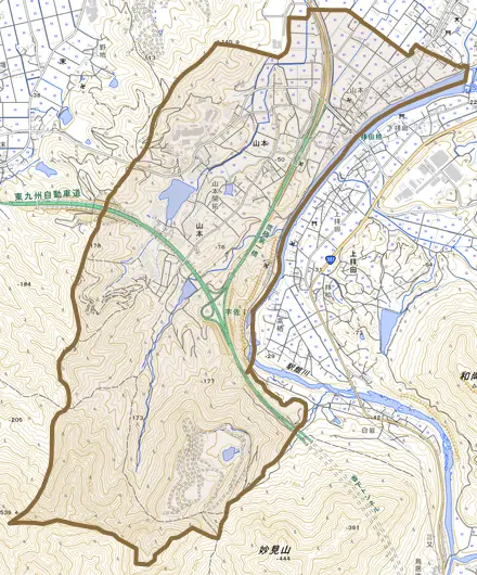 大字山本とその周辺の地図。町の範囲を重ねている