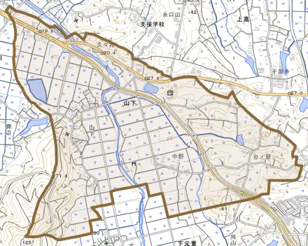 大字山下とその周辺の地図。町の範囲を重ねている