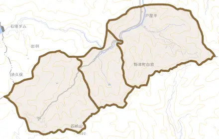 野津町大字白岩とその周辺の地図。町の範囲を重ねている