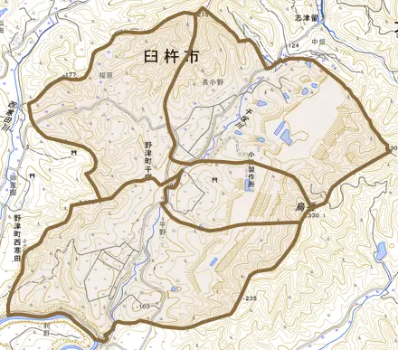 野津町大字千塚とその周辺の地図。町の範囲を重ねている
