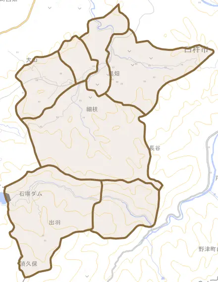 野津町大字東谷とその周辺の地図。町の範囲を重ねている