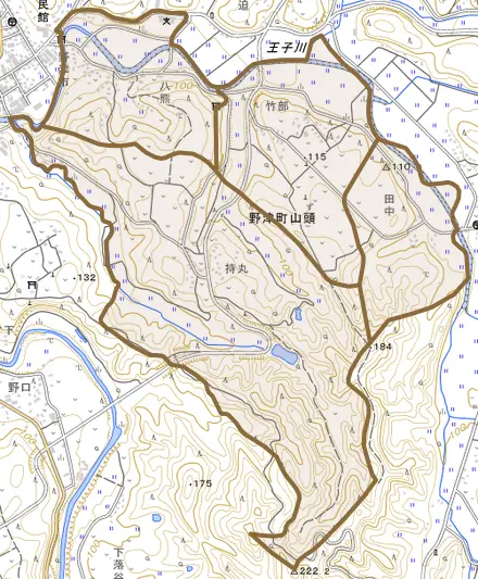 野津町大字山頭とその周辺の地図。町の範囲を重ねている
