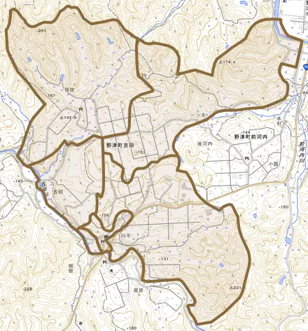 野津町大字吉田とその周辺の地図。町の範囲を重ねている