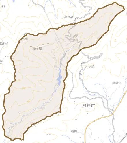 大字岳谷とその周辺の地図。町の範囲を重ねている