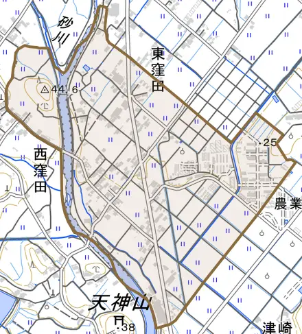東窪田とその周辺の地図。町の範囲を重ねている