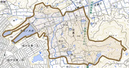 可真上とその周辺の地図。町の範囲を重ねている