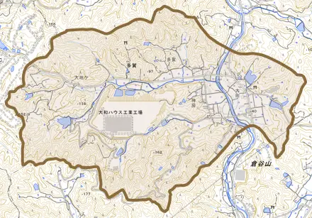 多賀とその周辺の地図。町の範囲を重ねている