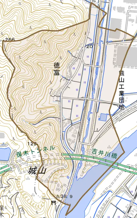 徳富とその周辺の地図。町の範囲を重ねている