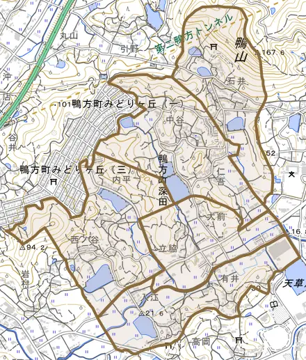 鴨方町深田とその周辺の地図。町の範囲を重ねている
