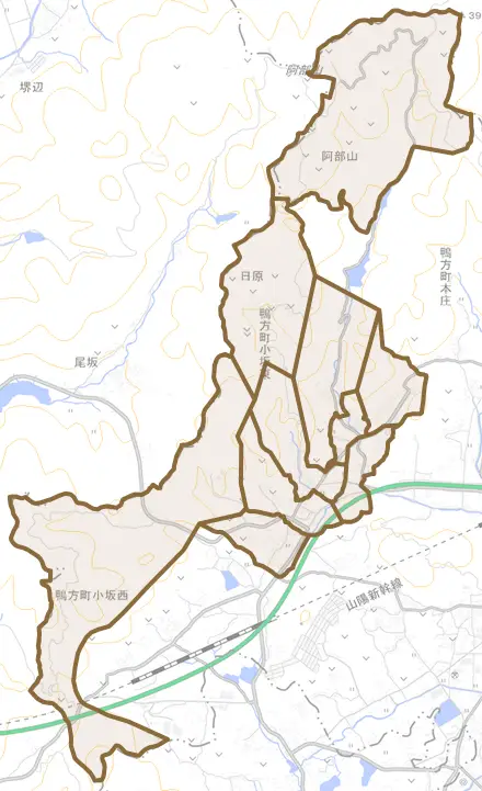 鴨方町小坂東とその周辺の地図。町の範囲を重ねている