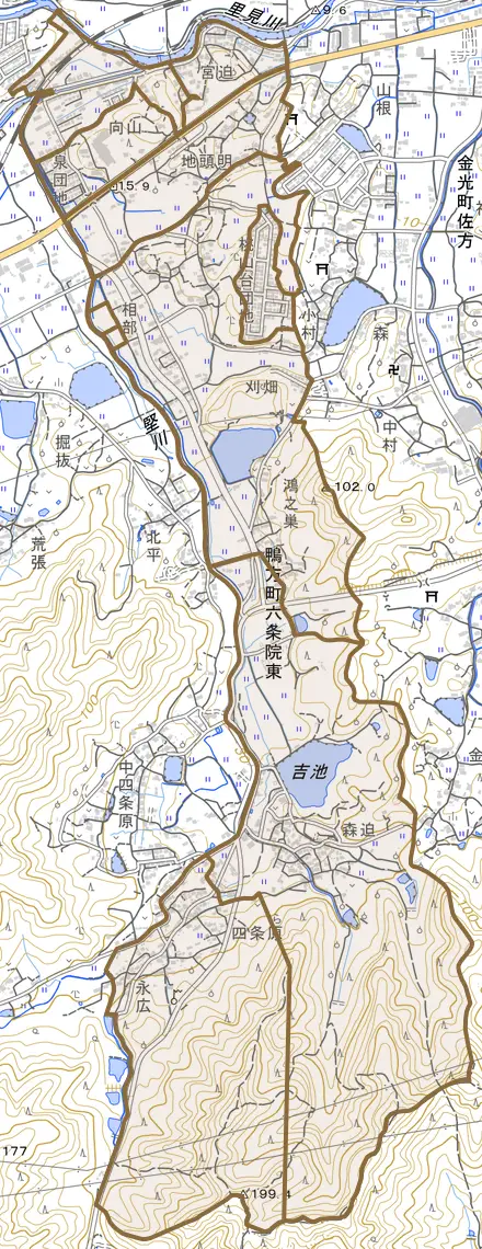 鴨方町六条院東とその周辺の地図。町の範囲を重ねている