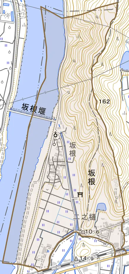 坂根とその周辺の地図。町の範囲を重ねている