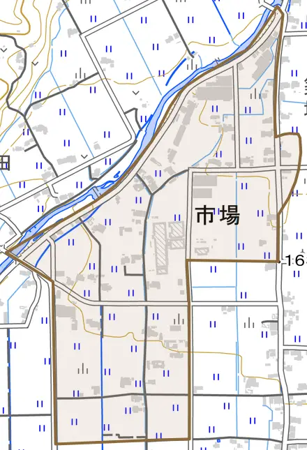 市場とその周辺の地図。町の範囲を重ねている
