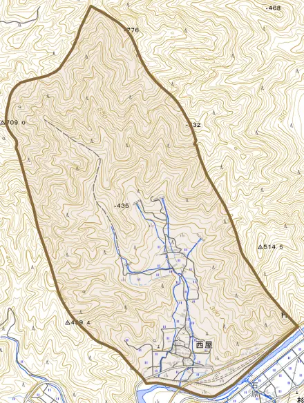 西屋とその周辺の地図。町の範囲を重ねている