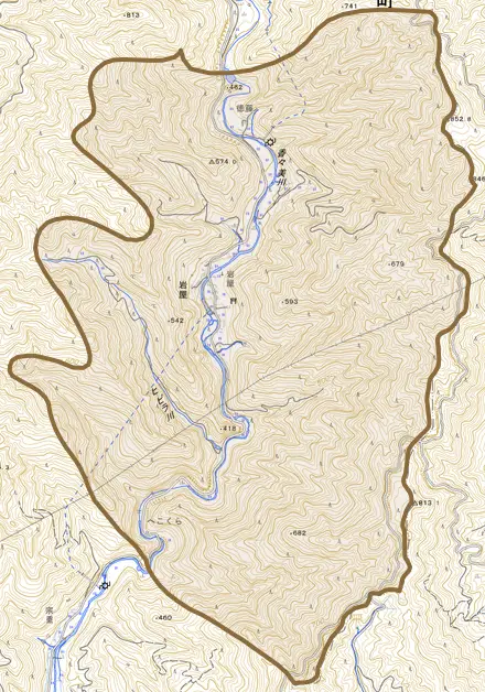 岩屋とその周辺の地図。町の範囲を重ねている