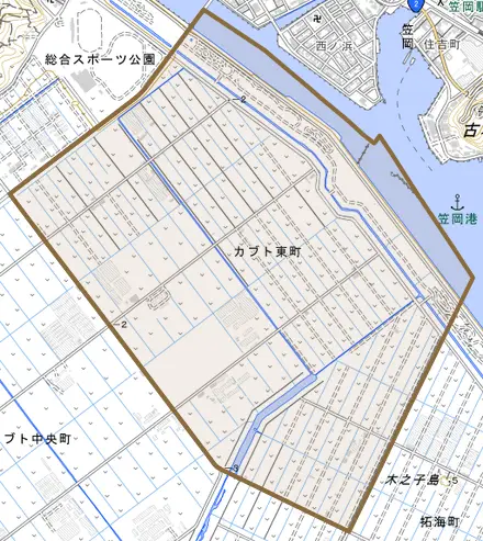 カブト東町とその周辺の地図。町の範囲を重ねている