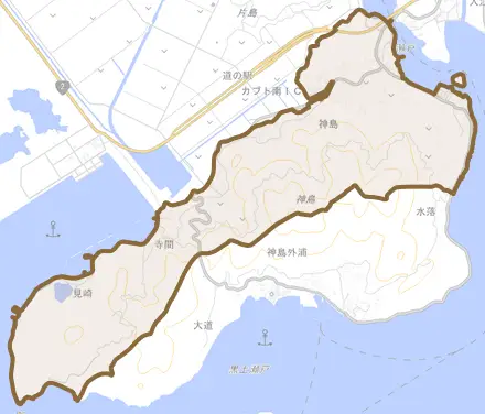 神島とその周辺の地図。町の範囲を重ねている