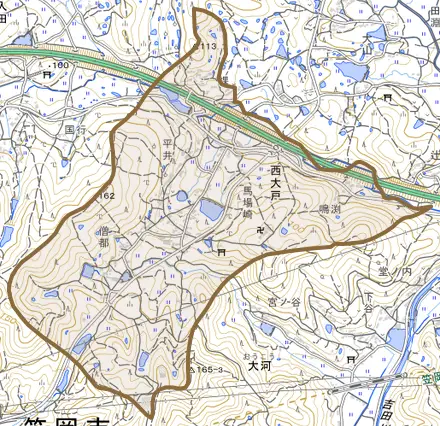 西大戸とその周辺の地図。町の範囲を重ねている