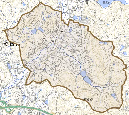 吉田とその周辺の地図。町の範囲を重ねている