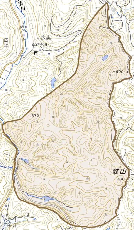 広面とその周辺の地図。町の範囲を重ねている