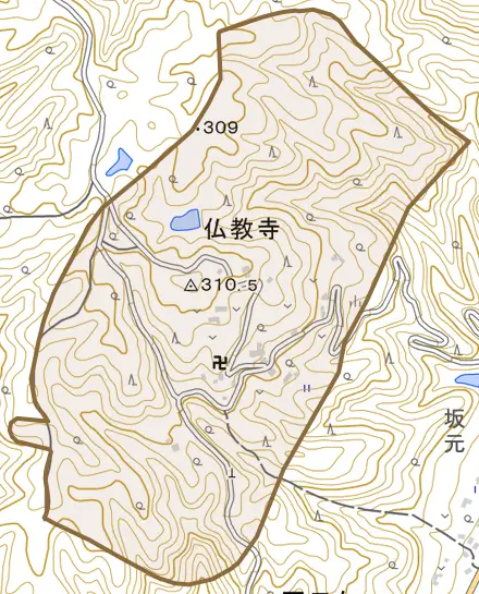 仏教寺とその周辺の地図。町の範囲を重ねている