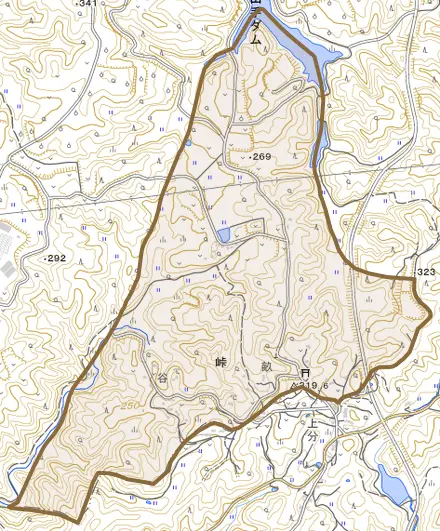 峠とその周辺の地図。町の範囲を重ねている