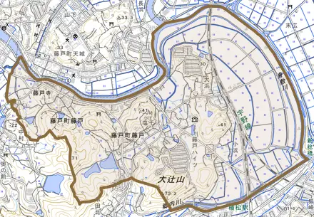 藤戸町藤戸とその周辺の地図。町の範囲を重ねている